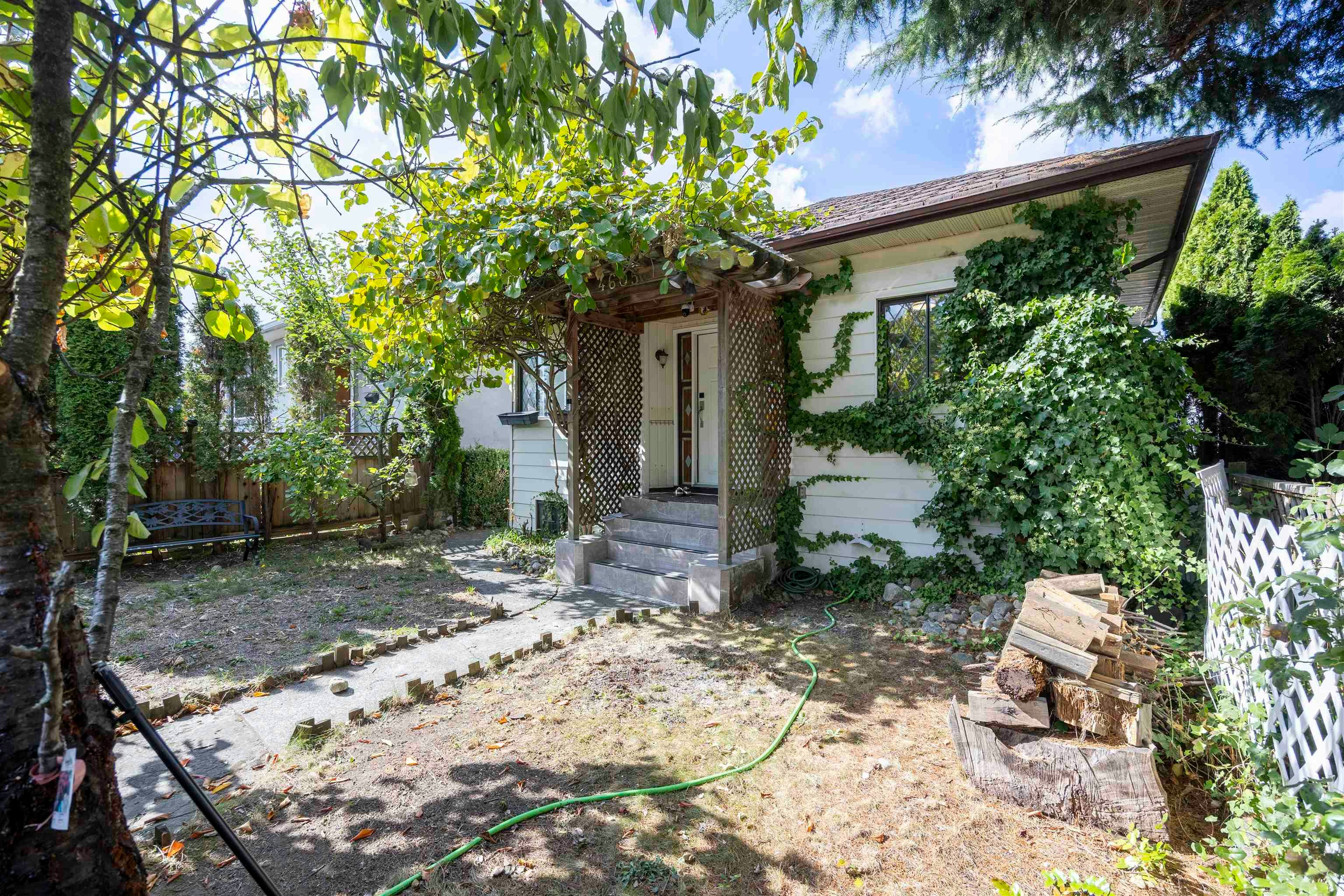 4605 Rupert Street - 3