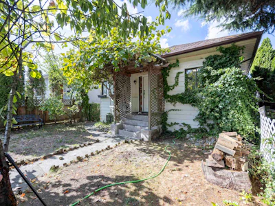 4605 Rupert Street - 3
