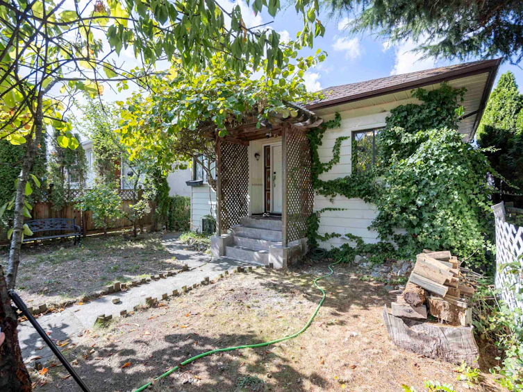 4605 Rupert Street, Vancouver, BC, V5R 2J4
