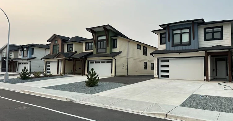 UPPER-46697 Brice Road, Chilliwack, BC, V2P 3V6