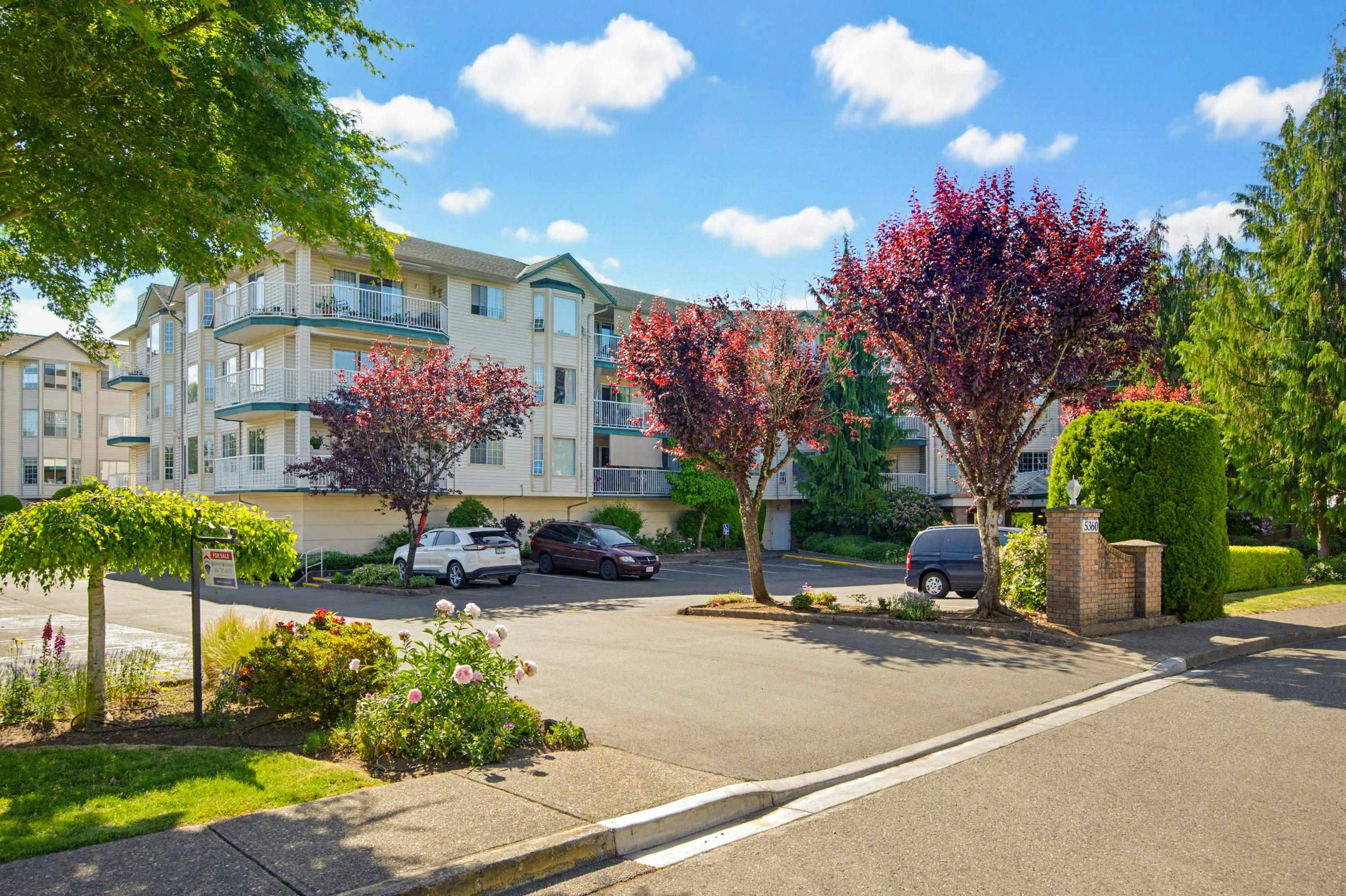 205-5360 205 Street, Langley, BC, V3A 7Y6