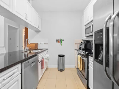 107-11935 Burnett Street - 4