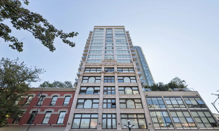 1704-668 Columbia Street