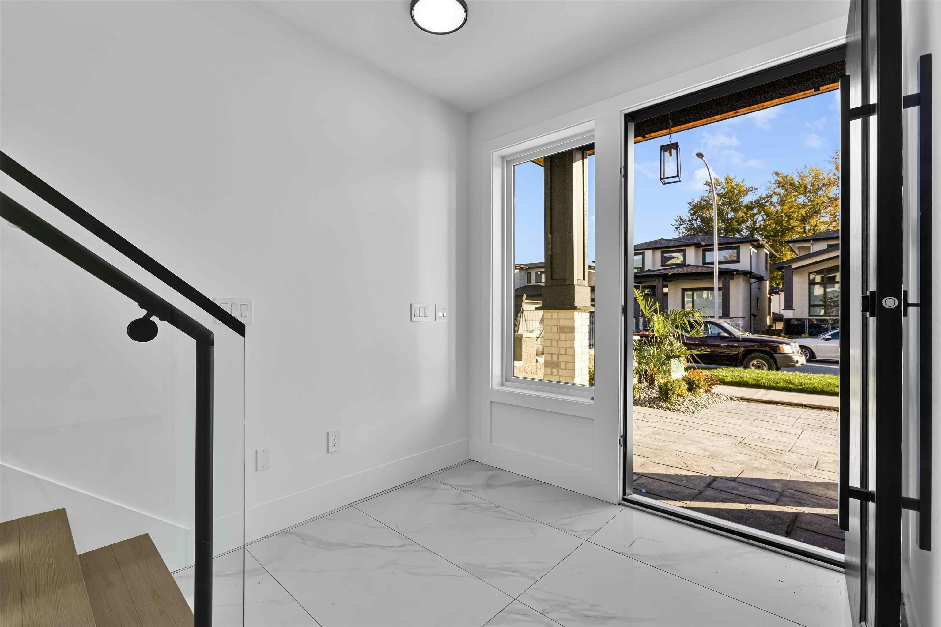 102-166xx 18a Avenue, Surrey, BC, V3Z 9X5 - 3