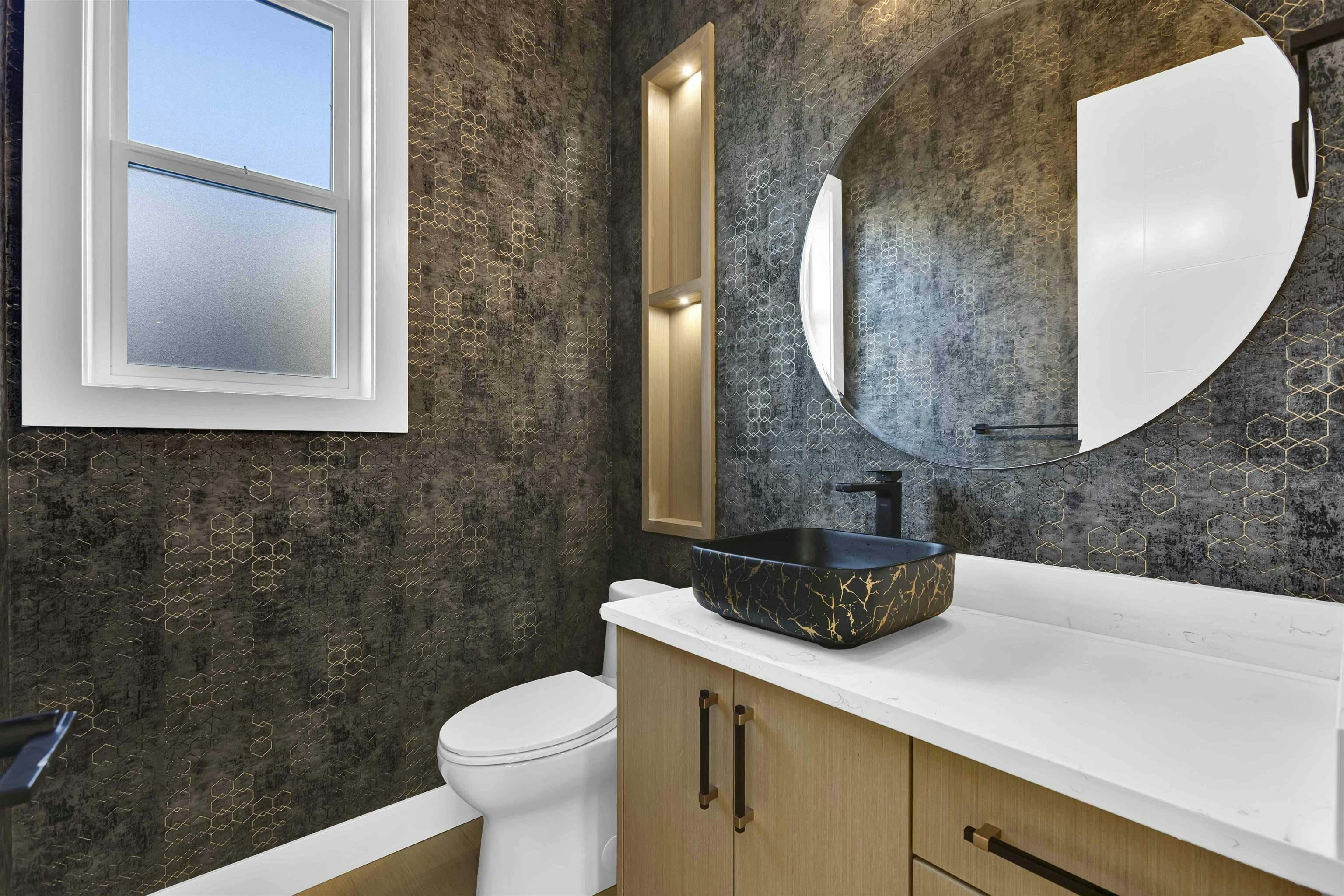 102-166xx 18a Avenue, Surrey, BC, V3Z 9X5 - 9