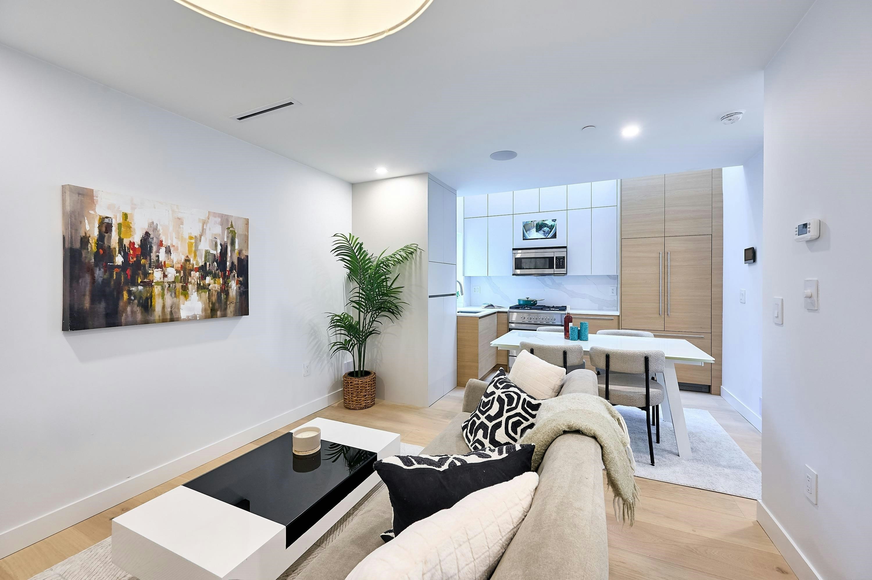3674 W 1st Avenue, Vancouver, BC, V6R 1H2