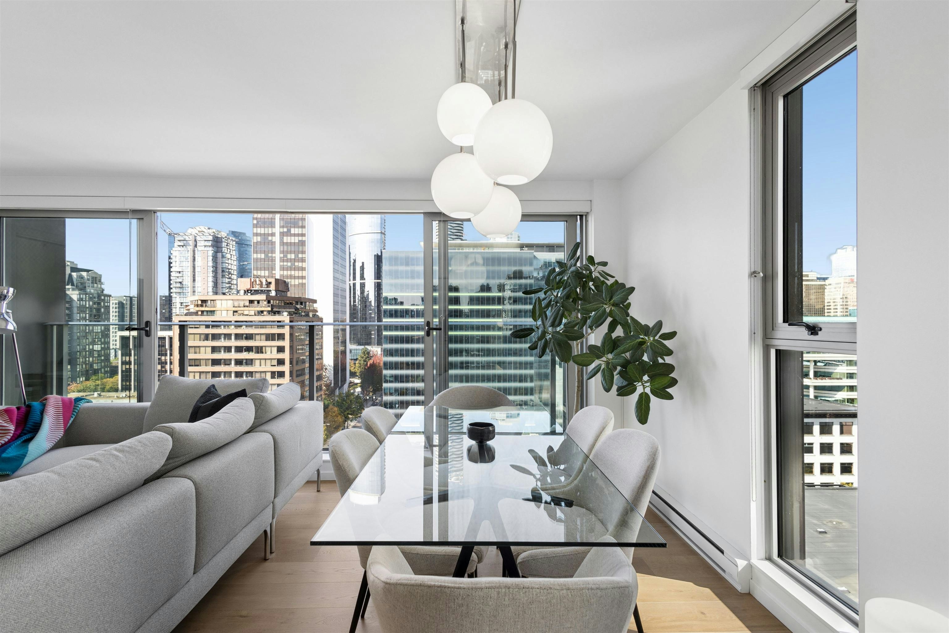 1808-999 Seymour Street, Vancouver, BC, V6B 0M5 - 4