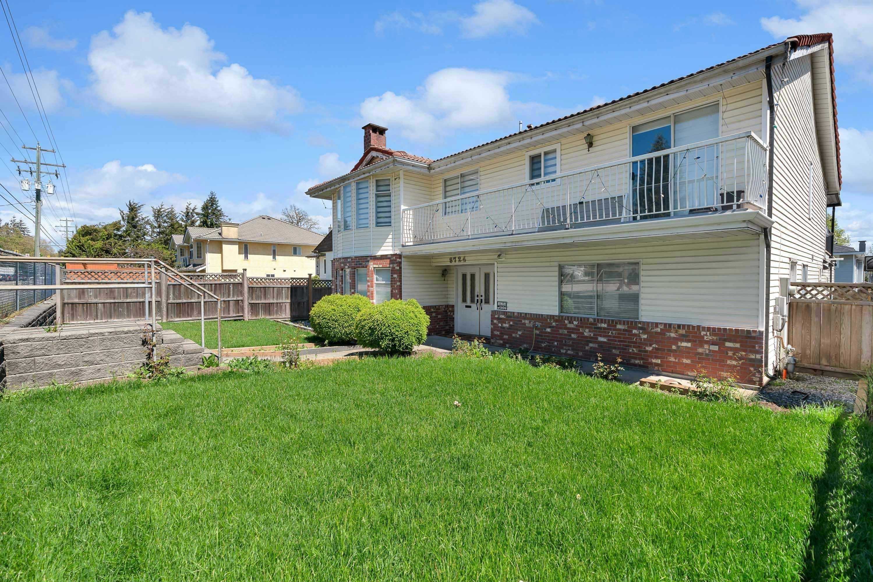 8724 128 Street, Surrey, BC, V3W 4G6