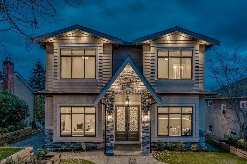 824 Chestnut Street, New Westminster, BC, V3L 4N2