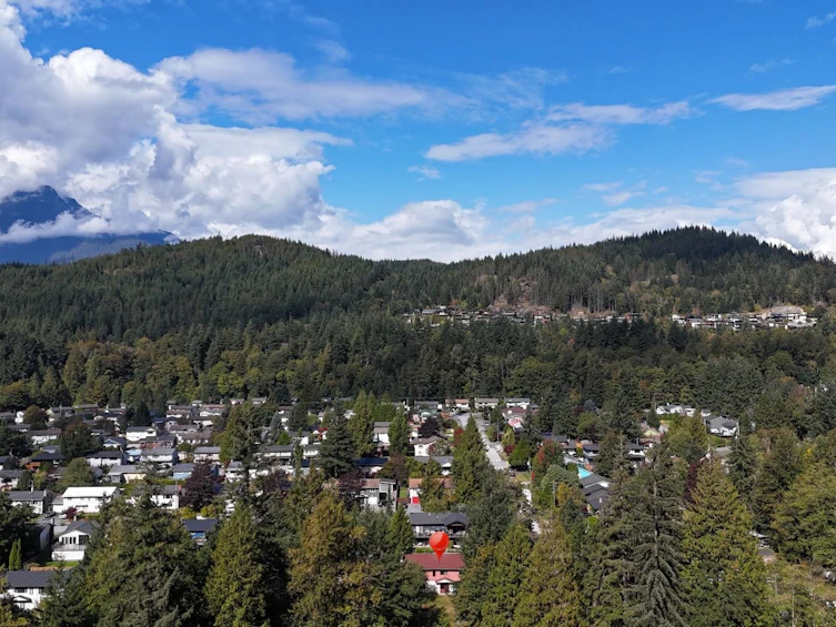 38347 Guilford Drive, Squamish, BC, V8B 0X8 - 39