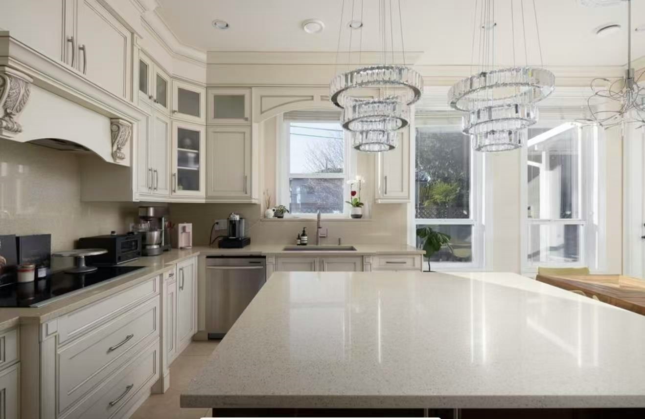 10000 Shell Road, Richmond, BC, V7A 3W5 - 2