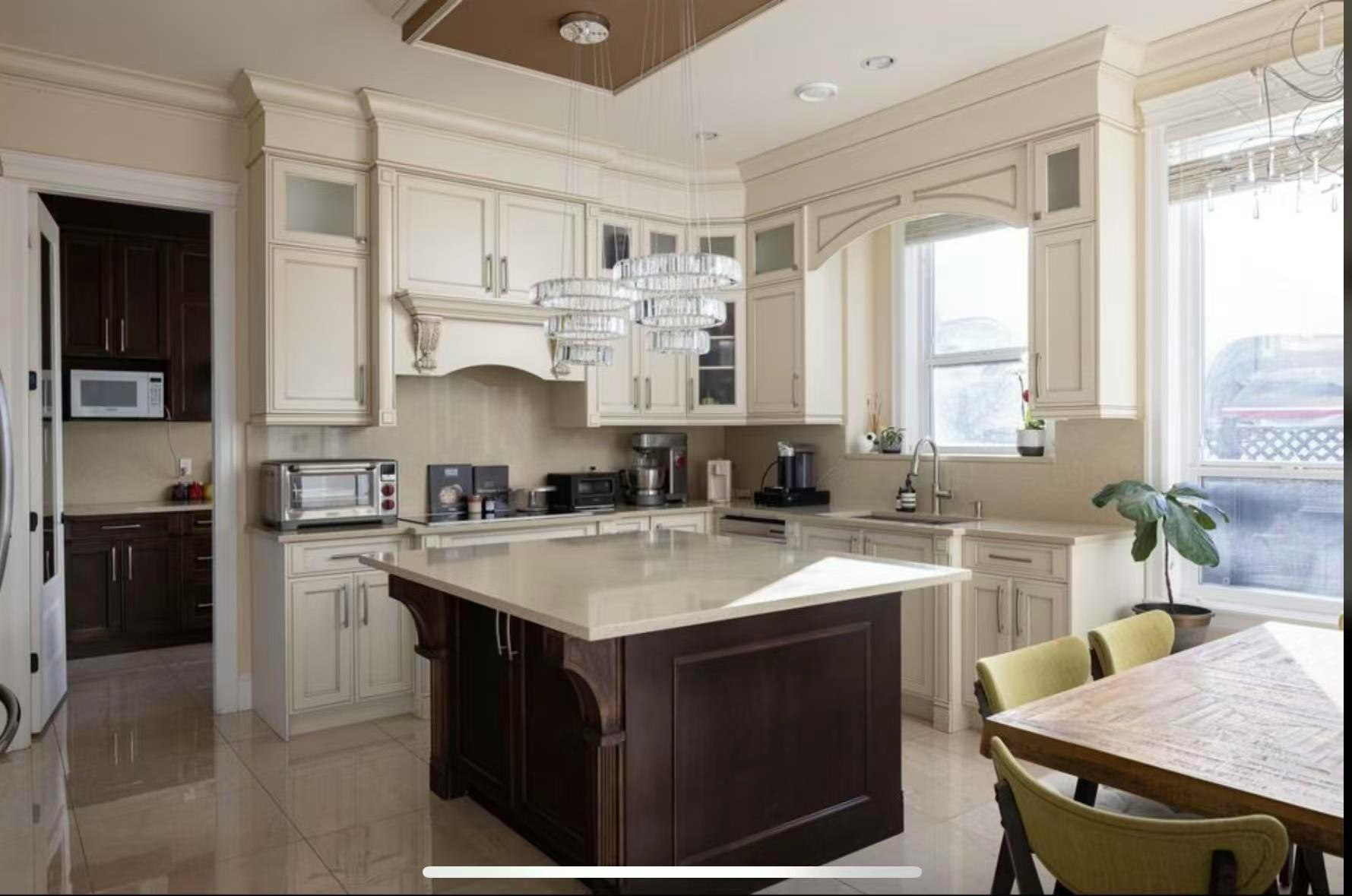 10000 Shell Road, Richmond, BC, V7A 3W5 - 5