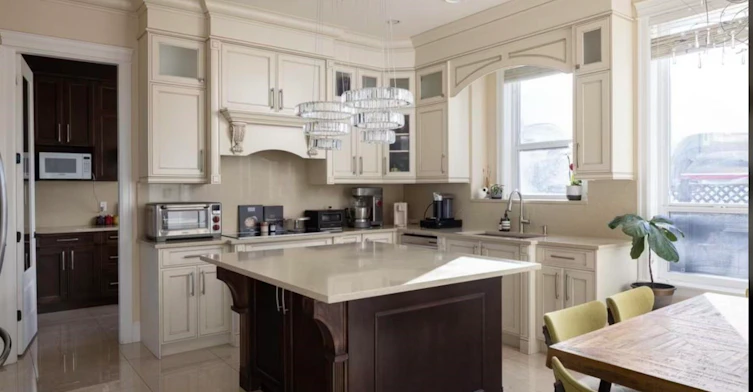 10000 Shell Road, Richmond, BC, V7A 3W5 - 5