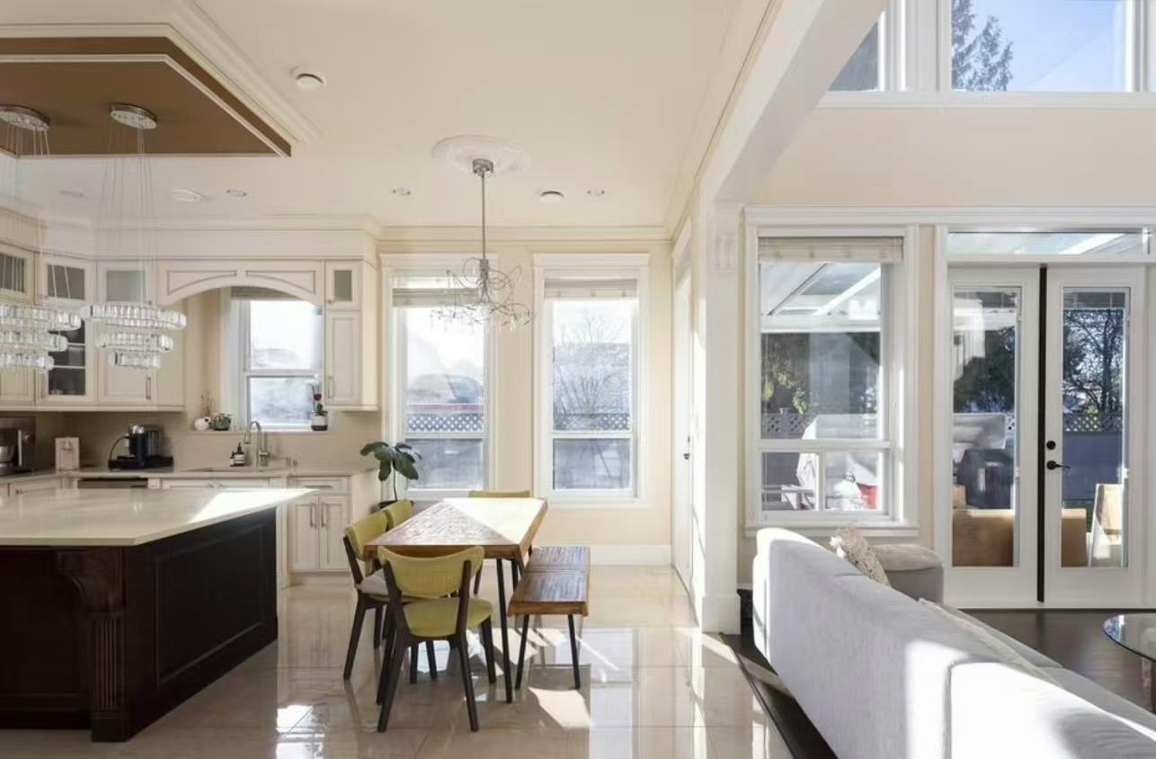 10000 Shell Road, Richmond, BC, V7A 3W5 - 4