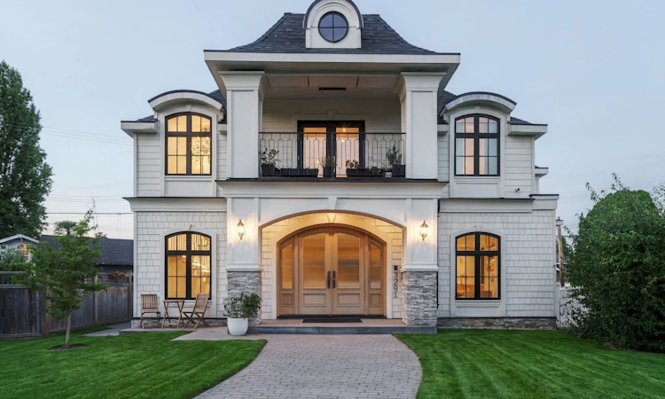 3291 Douglas Crescent