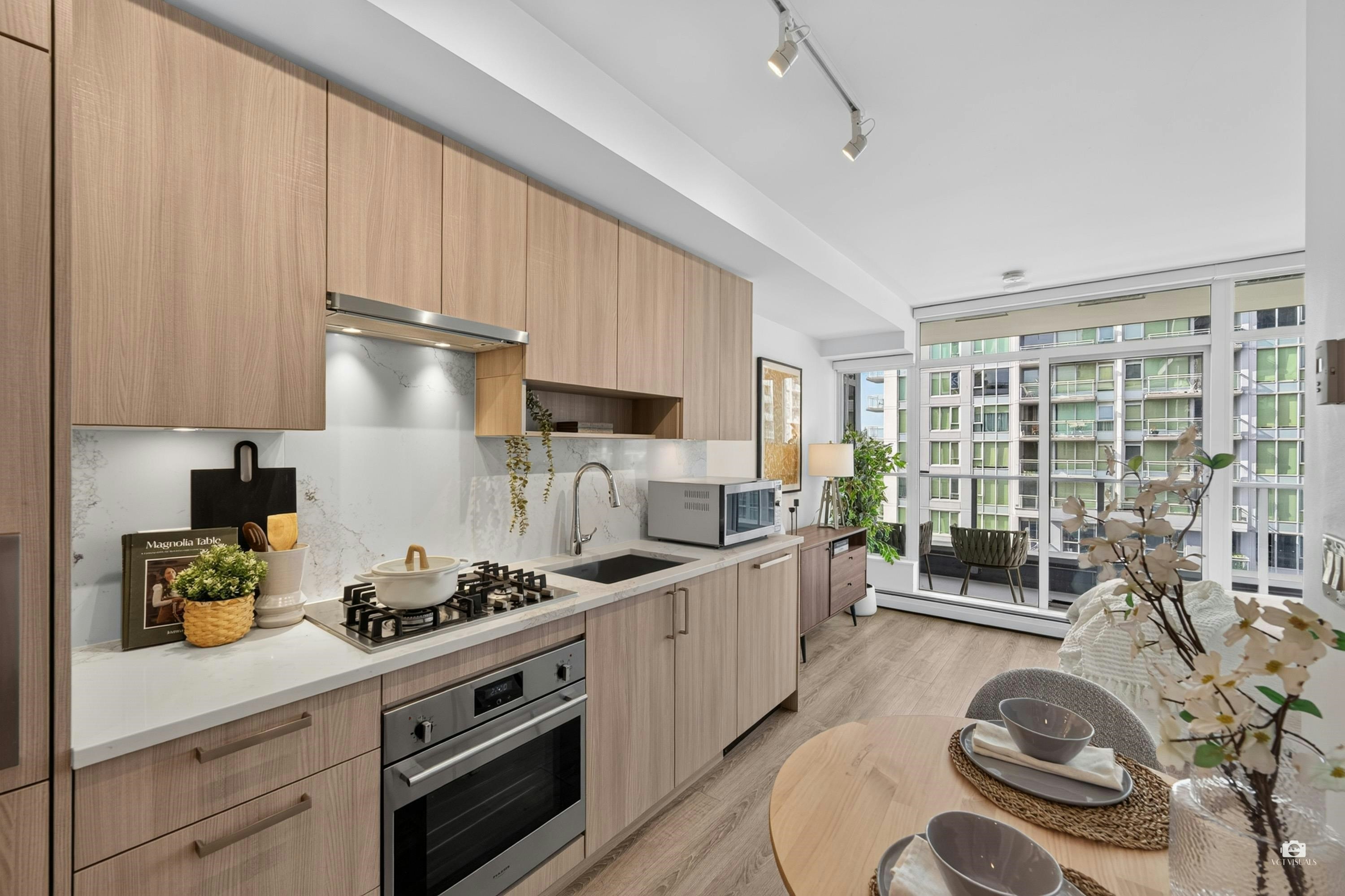 1115-13350 Central Avenue, Surrey, BC, V3T 0S1 - 13