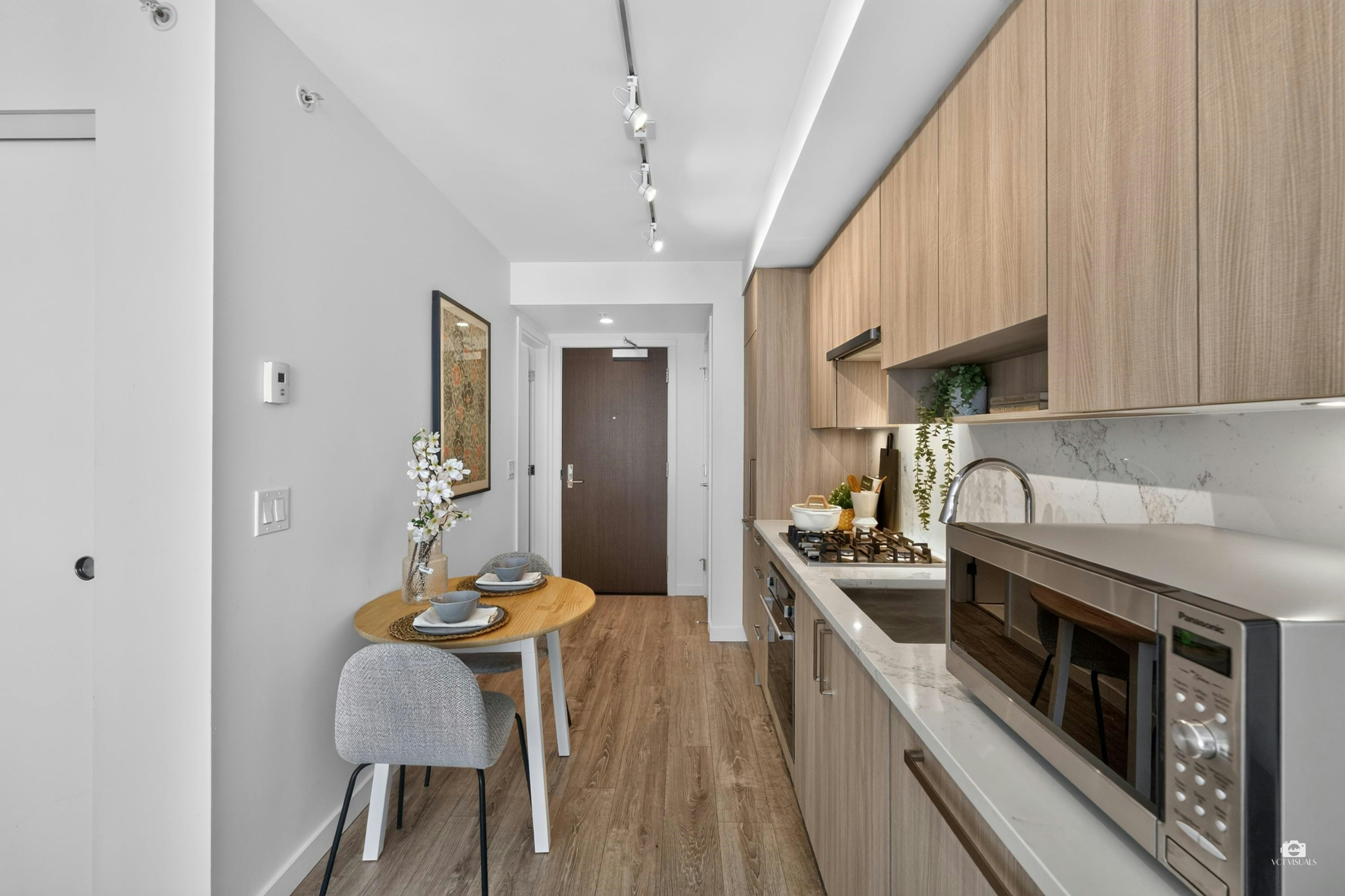 1115-13350 Central Avenue, Surrey, BC, V3T 0S1 - 11