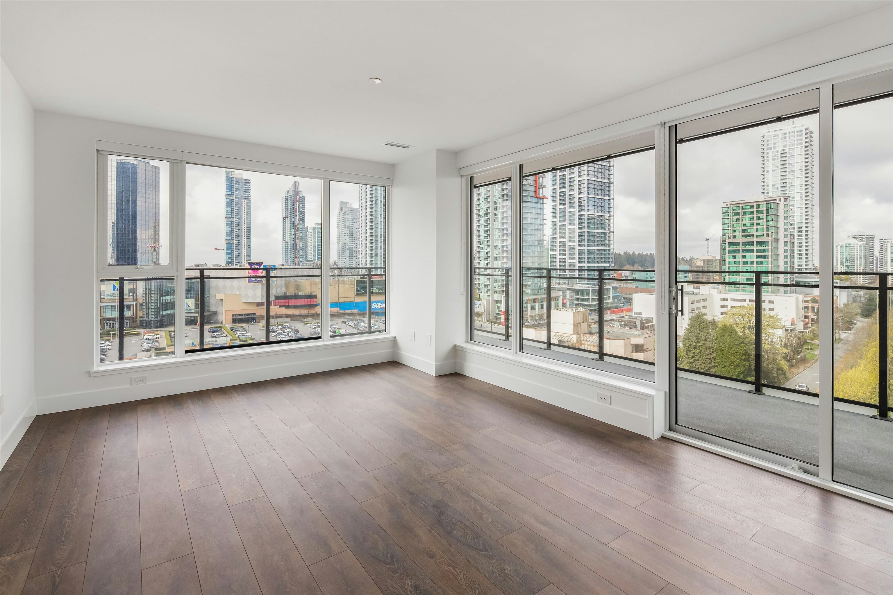1005-4711 Hazel Street - 3