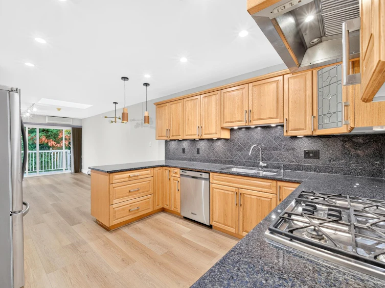 5966 Baffin Place, Burnaby, BC, V5H 3S8 - 11