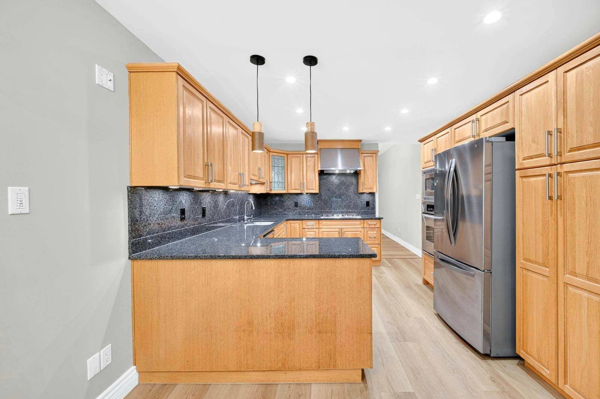 5966 Baffin Place, Burnaby, BC, V5H 3S8 - 13