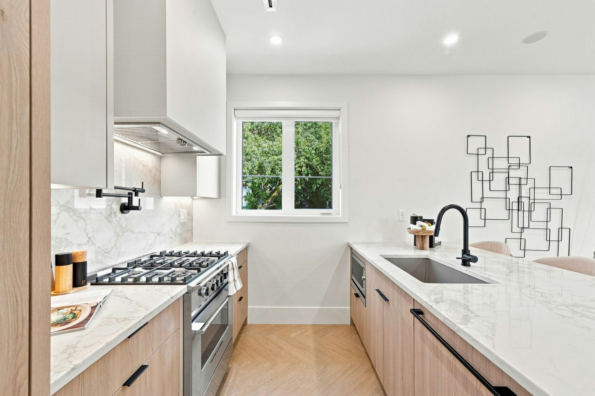 646 E 23rd Avenue - 3