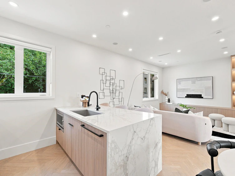 646 E 23rd Avenue, Vancouver, BC, V5V 1X8 - 4