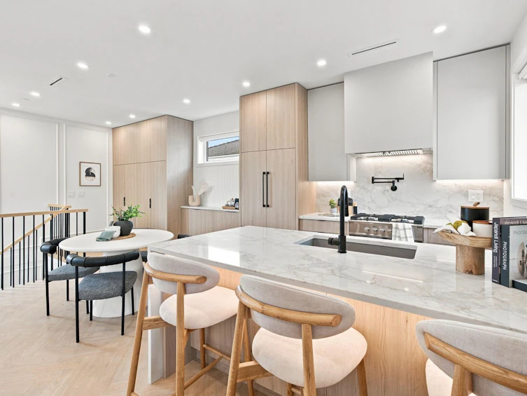 646 E 23rd Avenue, Vancouver, BC, V5V 1X8
