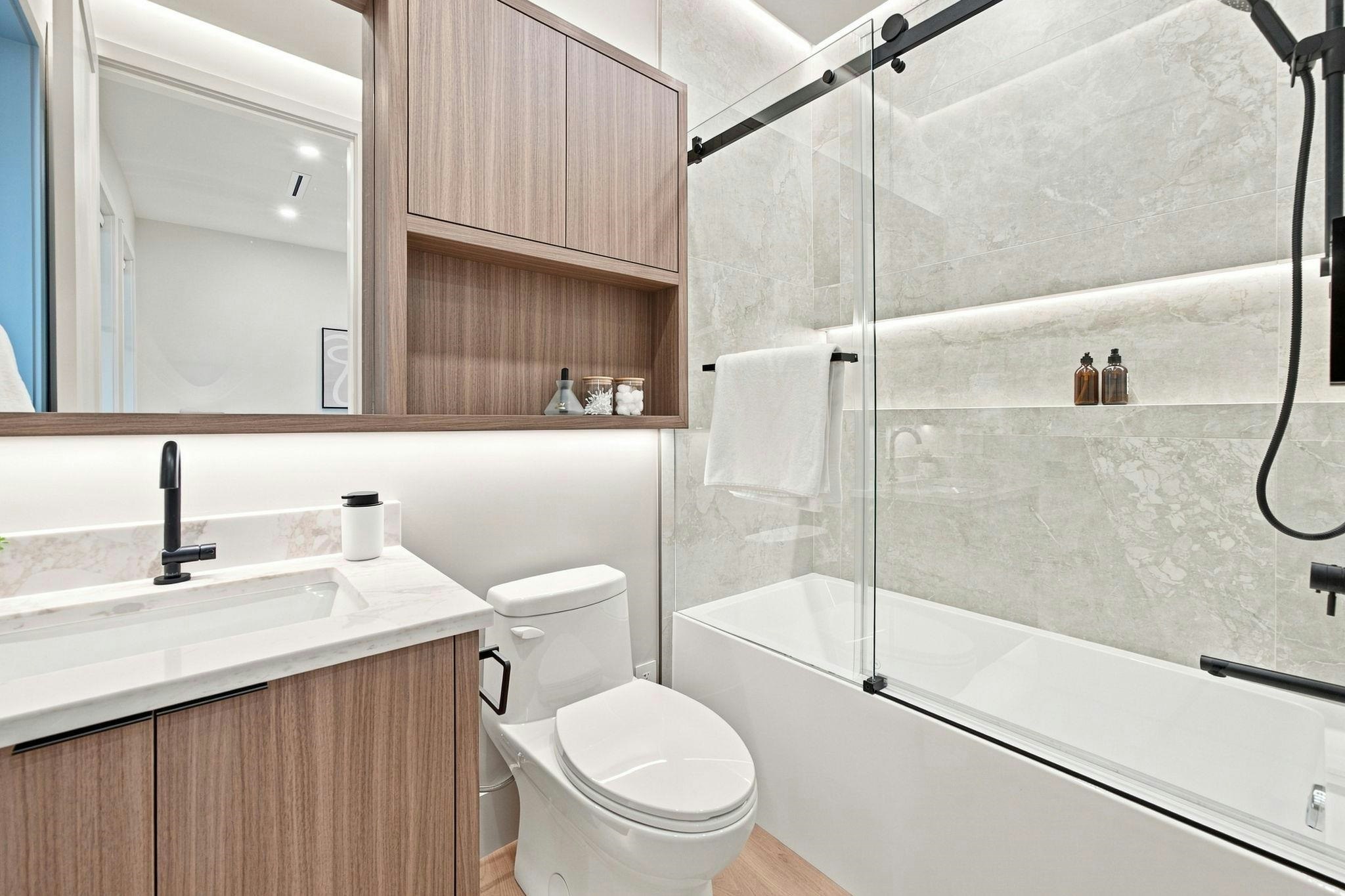 646 E 23rd Avenue, Vancouver, BC, V5V 1X8 - 12
