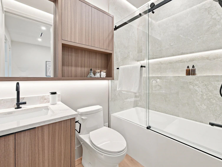 646 E 23rd Avenue, Vancouver, BC, V5V 1X8 - 12
