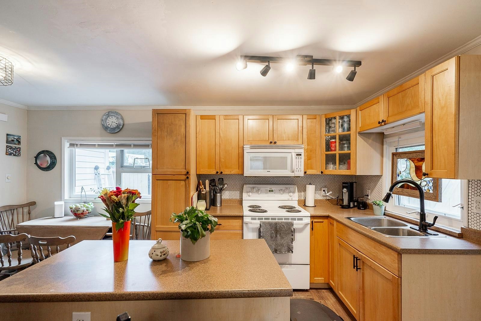 338 Balsam Street, Cultus Lake, BC, V2R 4Y8 - 10