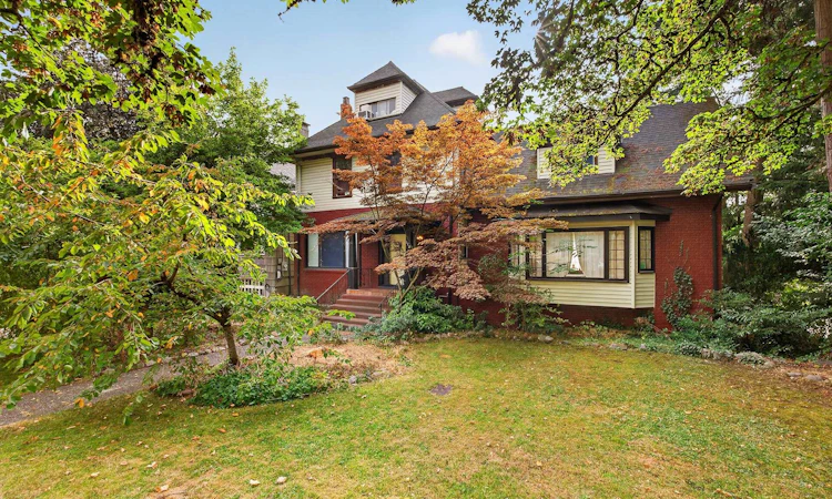 118 Queens Avenue