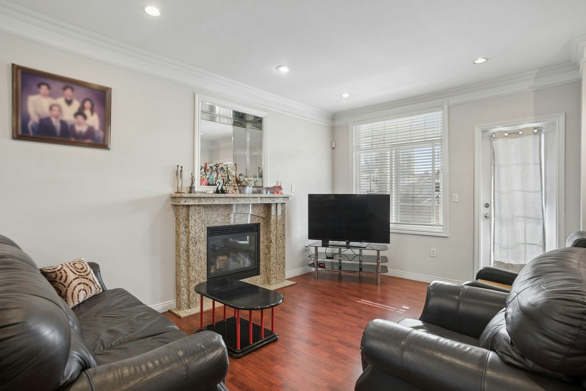 7487 Rosewood Street - 3