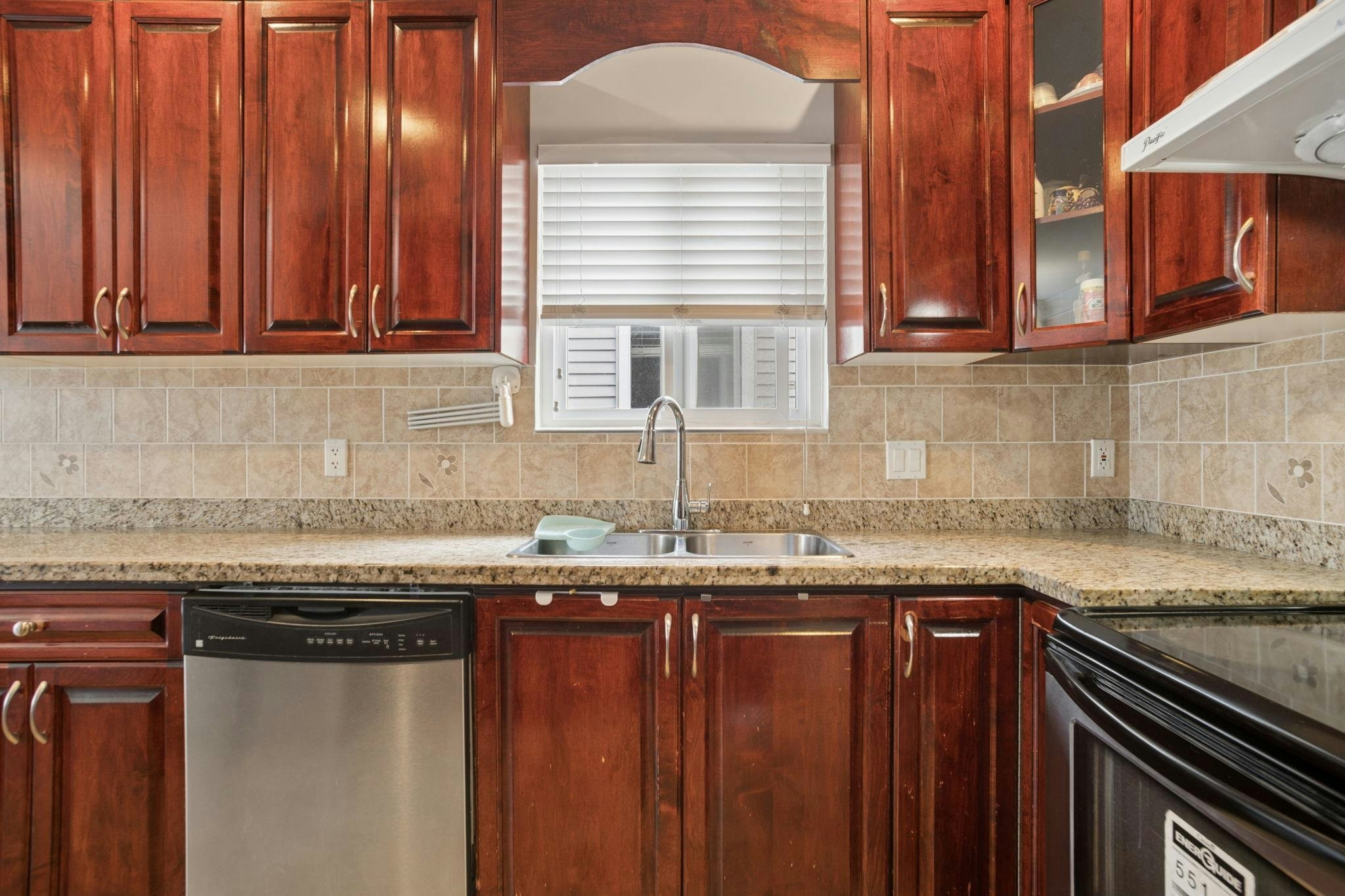 7487 Rosewood Street - 5