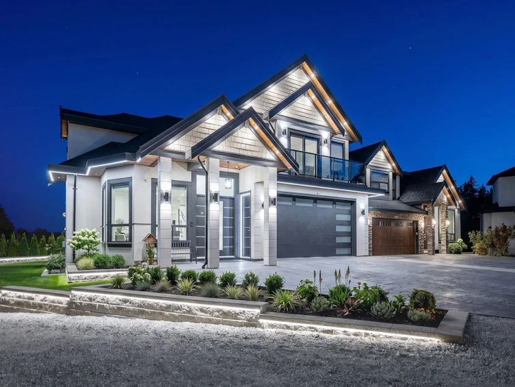 17018 57 Avenue, Surrey, BC, V3S 8M9