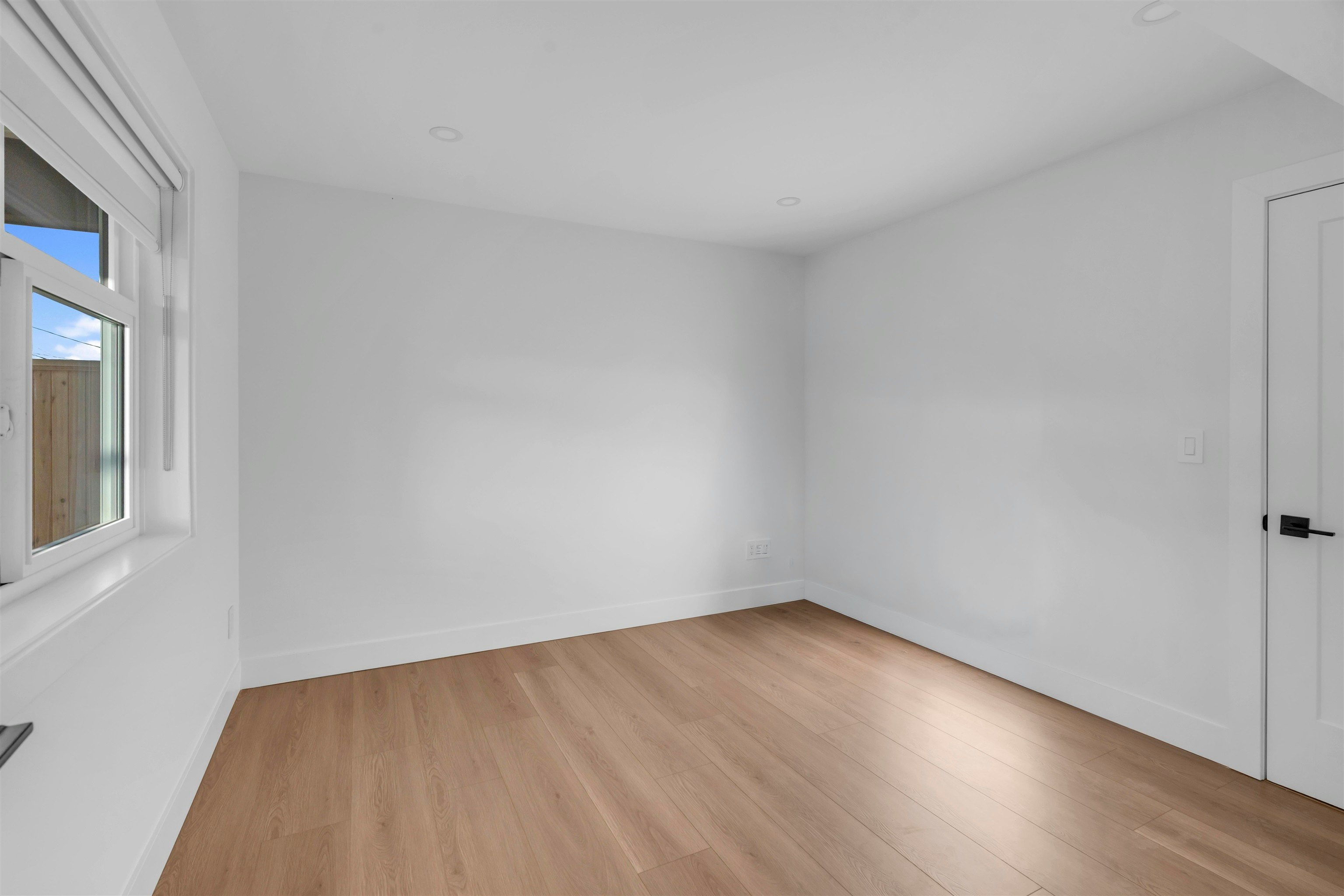 102-11410 139 Street - 3