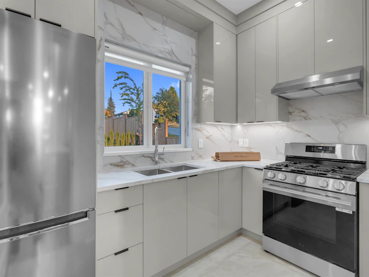 102-11410 139 Street, Surrey, BC, V3R 2M1 - 6