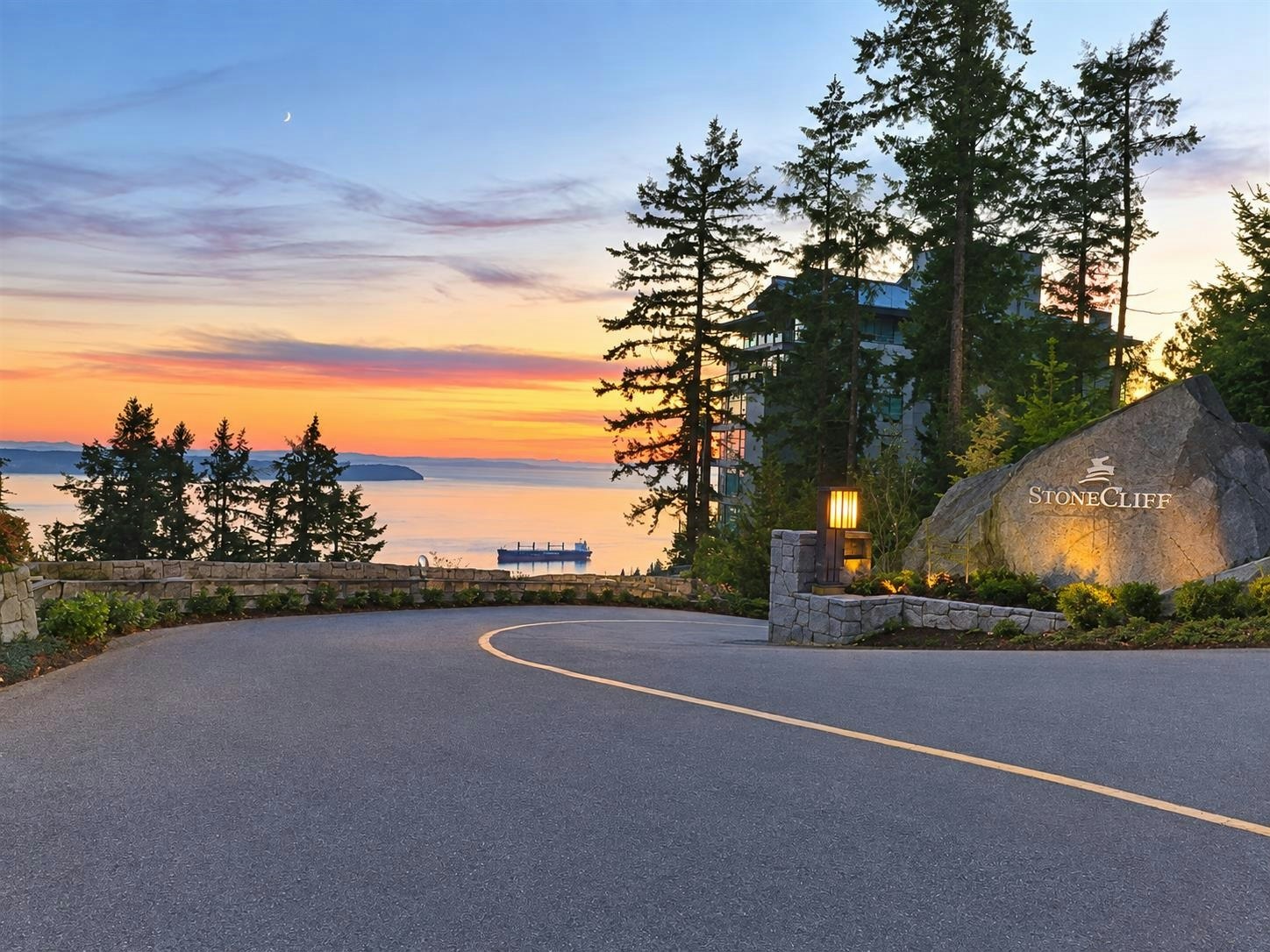 801-3335 Cypress Place, West Vancouver, BC, V7S 3J8