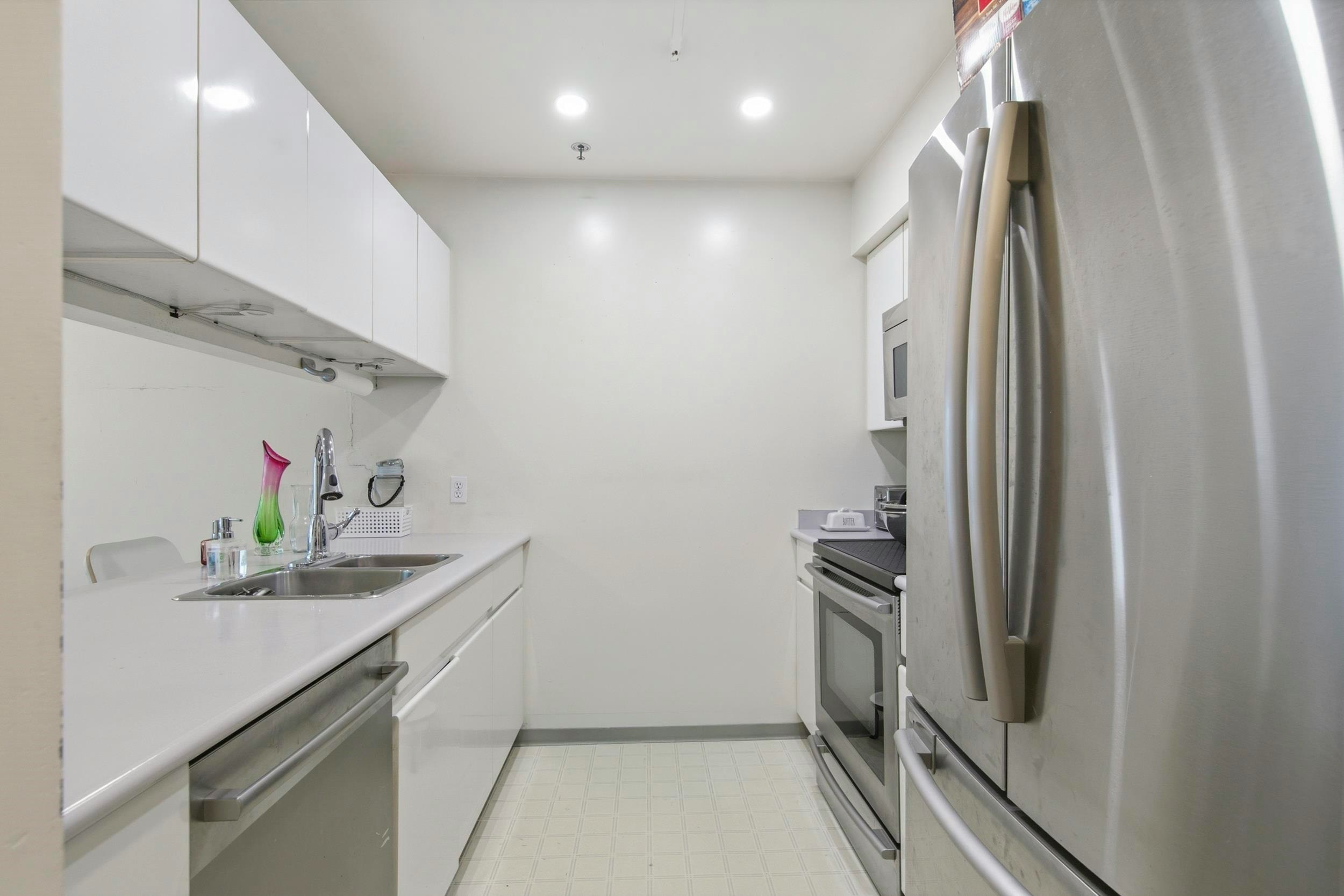 107-3280 W Broadway, Vancouver, BC, V6K 2H4 - 6