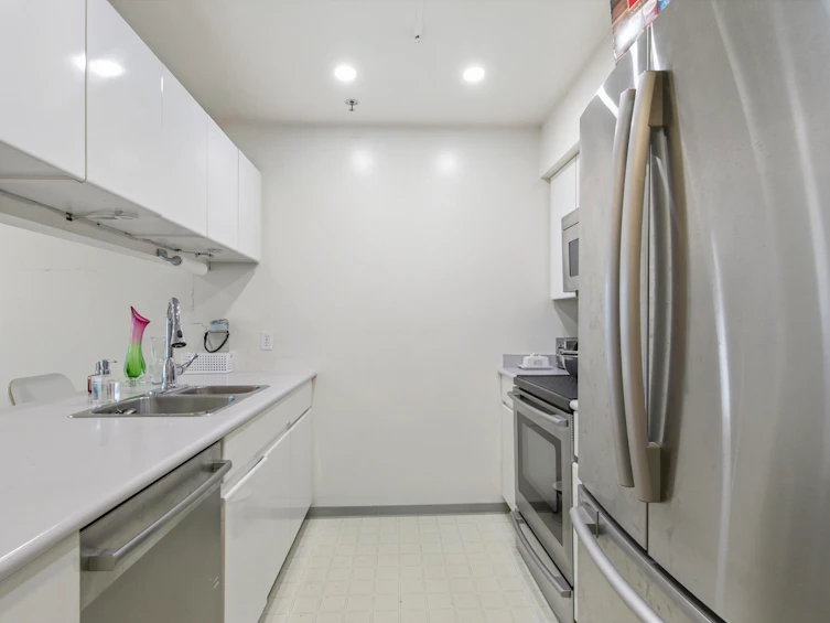 107-3280 W Broadway, Vancouver, BC, V6K 2H4 - 6