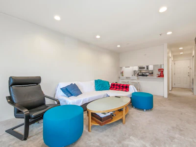 107-3280 W Broadway - 2