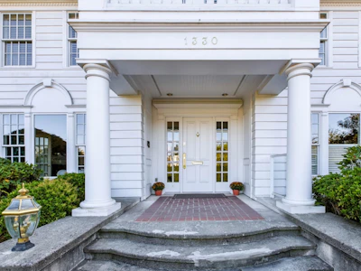 1330 Minto Crescent - 2