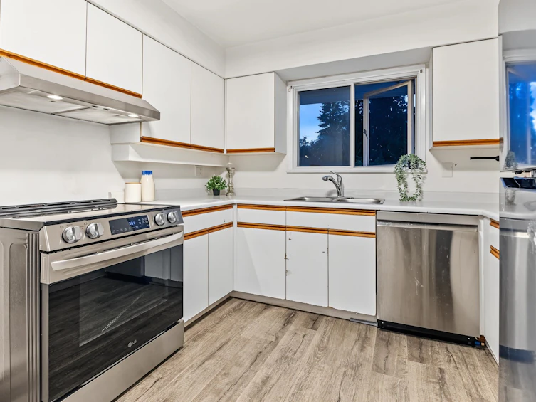 410 Ashley Street, Coquitlam, BC, V3K 4B3 - 3