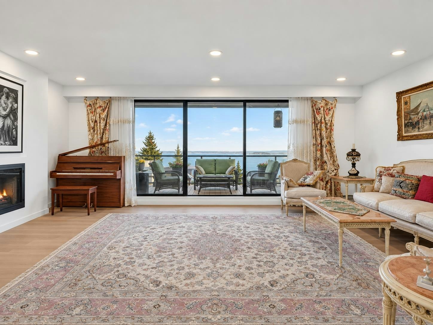 1-2206 Folkestone Way - 2