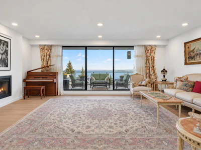 1-2206 Folkestone Way - 2