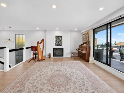 1-2206 Folkestone Way - 5