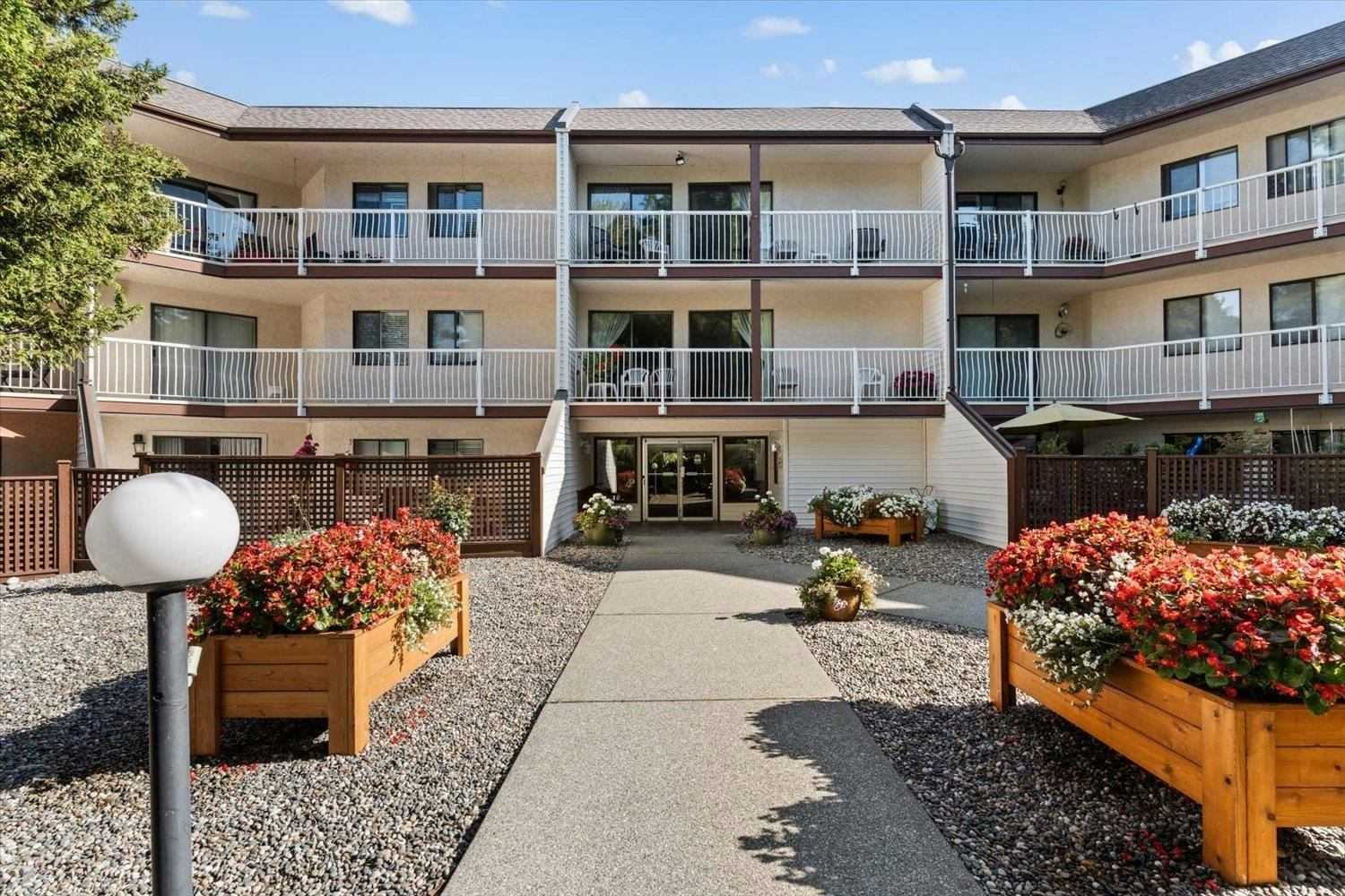 301-12890 17 Avenue, Surrey, BC, V4A 1T5