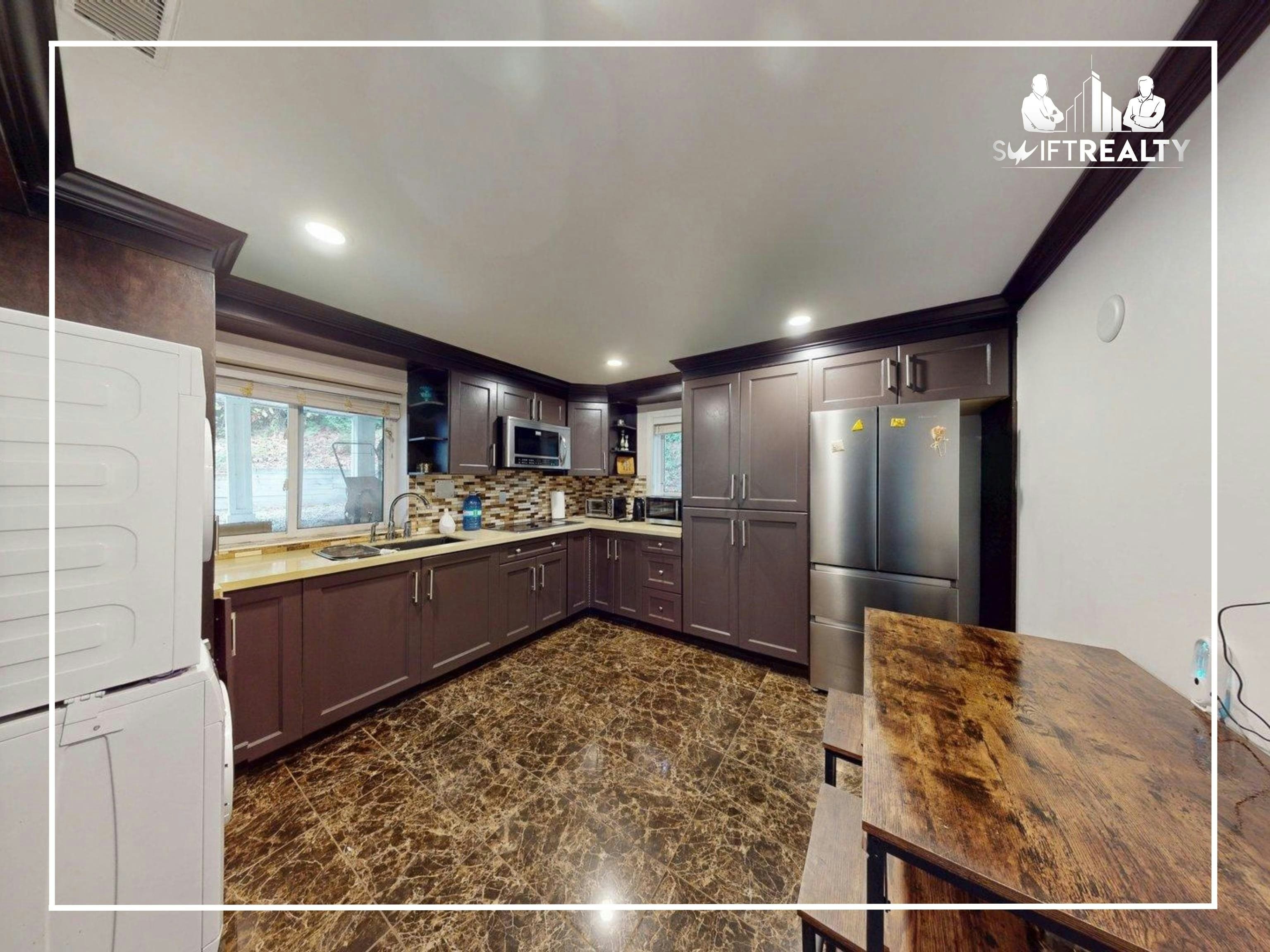 112 W Rockland Road Road, North Vancouver, BC, V7N 2V7 - 5