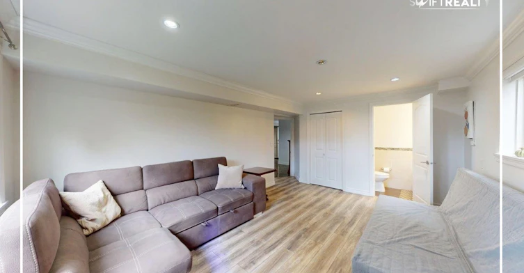 112 W Rockland Road Road, North Vancouver, BC, V7N 2V7 - 2