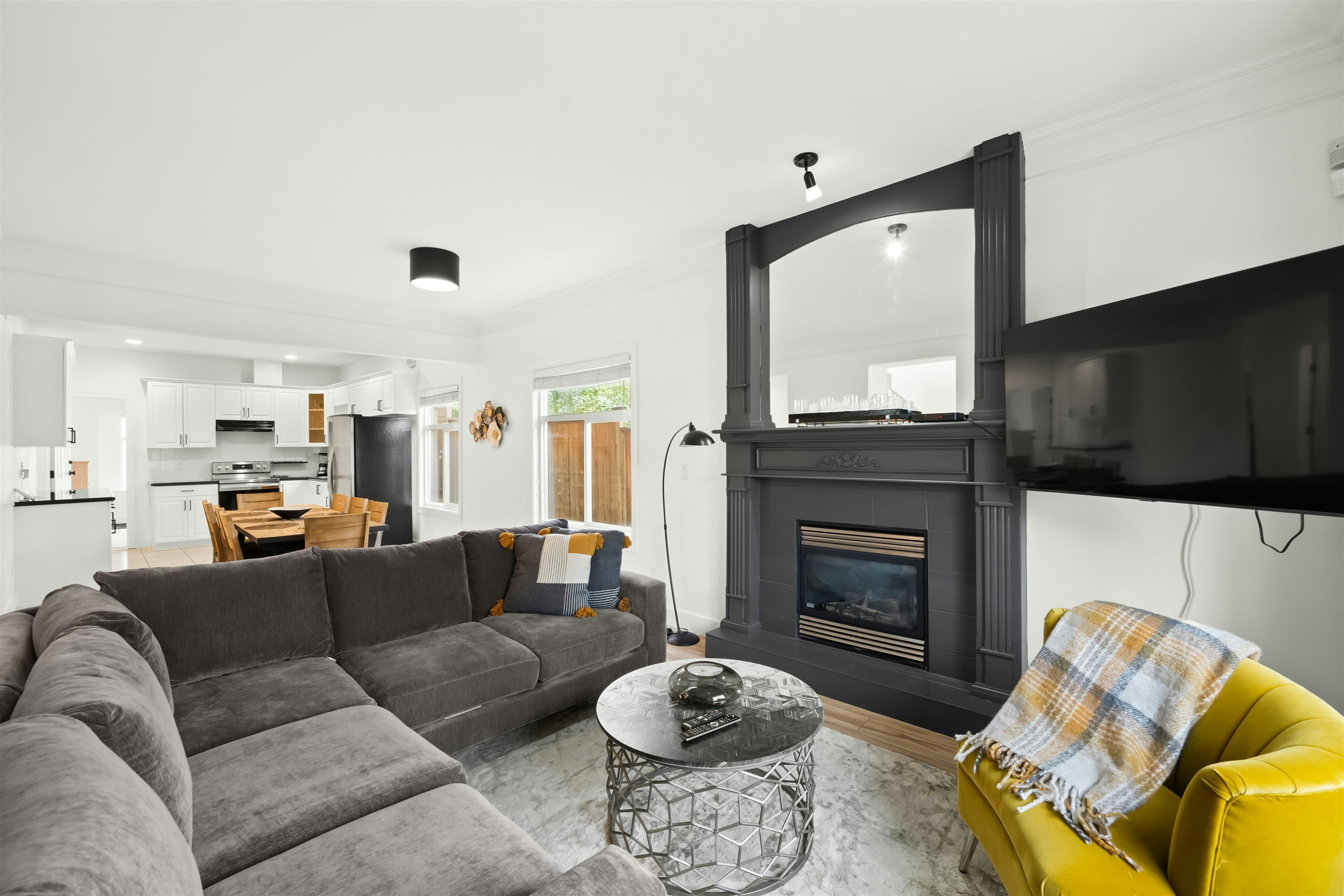 4086 Dominion Street, Burnaby, BC, V5G 1C3 - 3