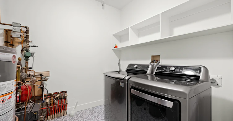 4086 Dominion Street, Burnaby, BC, V5G 1C3 - 17